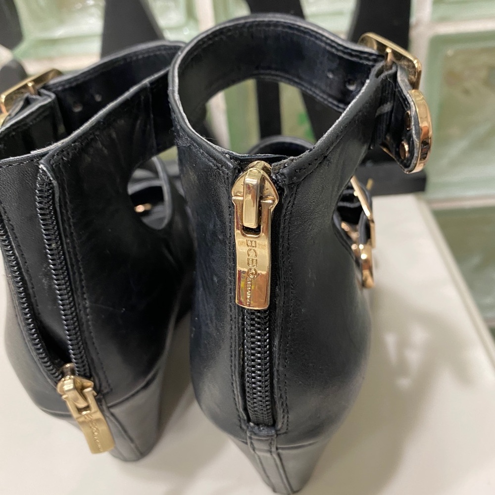 Shoe - Picture 3 of 6